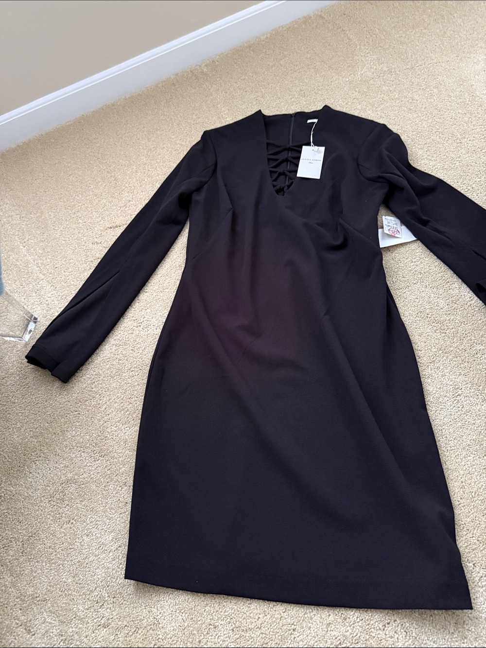 Alexia Admor long Sleeve Black V-Neck Lace-Up Women's Dress